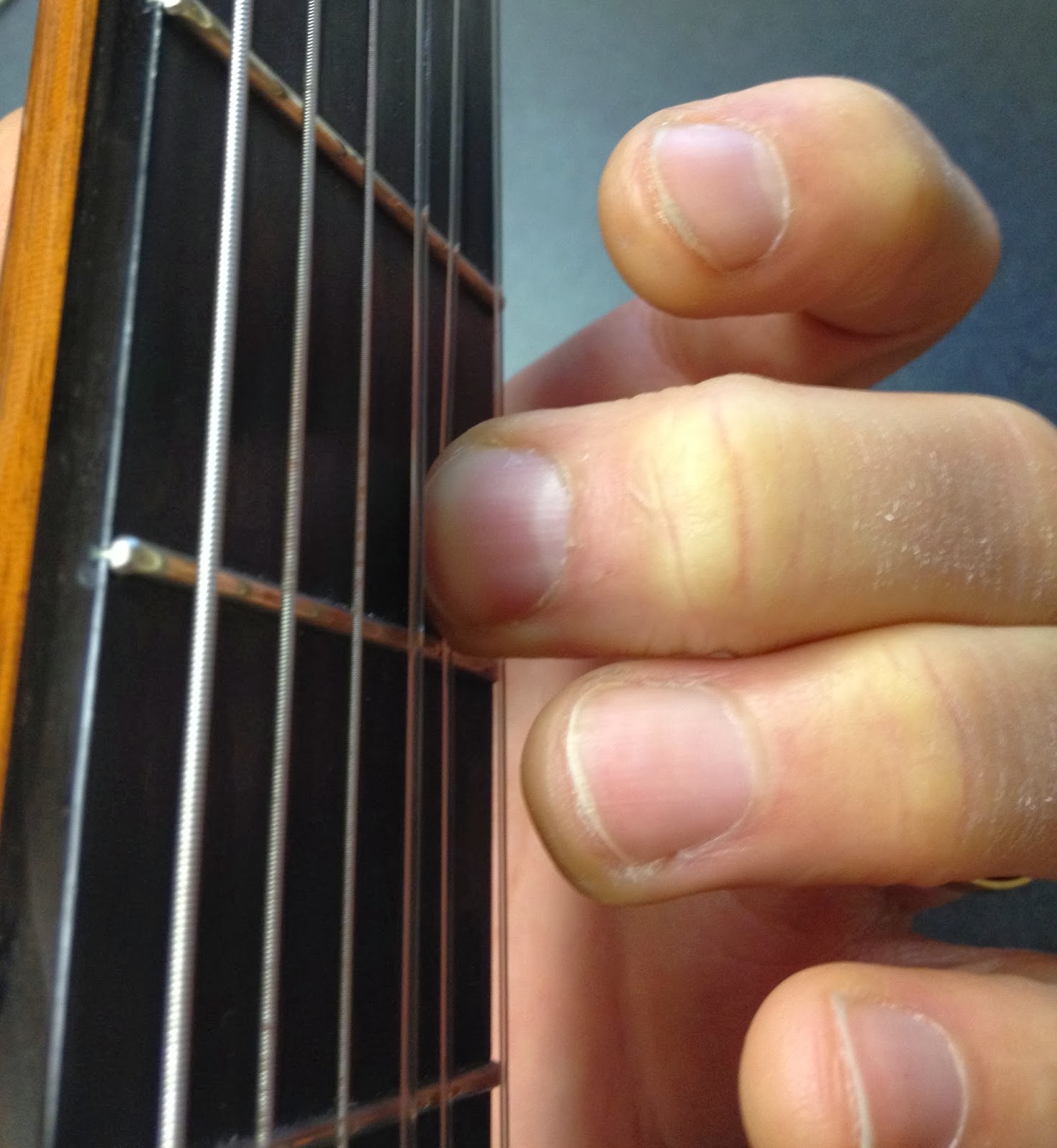 Guitar Nails -Trim the Perfect FINGERNAILS for Playing Guitar - How To Clip  - Guitar Songs Master | Guitar fingers, Playing guitar, Trim nails